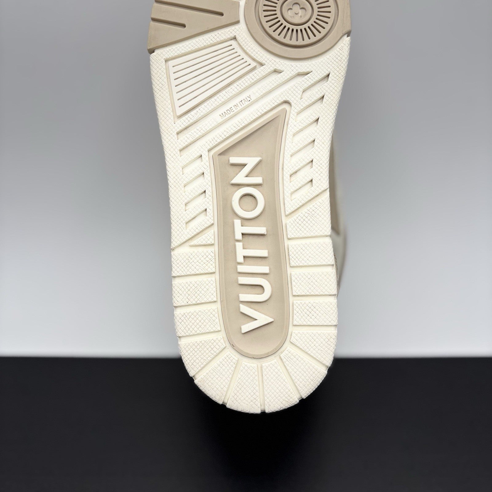 Size 7 LV (8-8.5 US) - Louis Vuitton Skate ' Beige White ' | EXCELLENT COND!