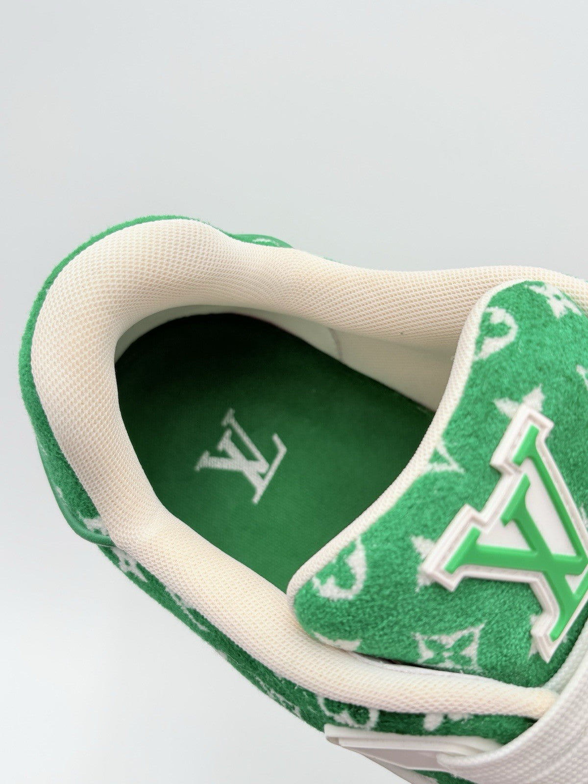 Size 8.5 LV (9.5-10 US) Louis Vuitton Trainer ' Green White Monogram ' | GREAT!