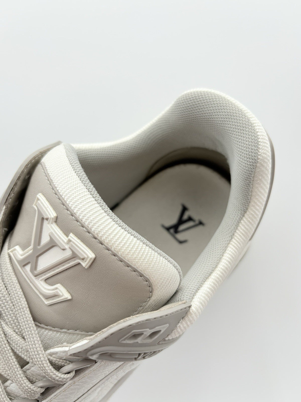 Size 7.5 LV (8.5-9 US) Louis Vuitton Trainer ' Grey White ' | GOOD CONDITION!