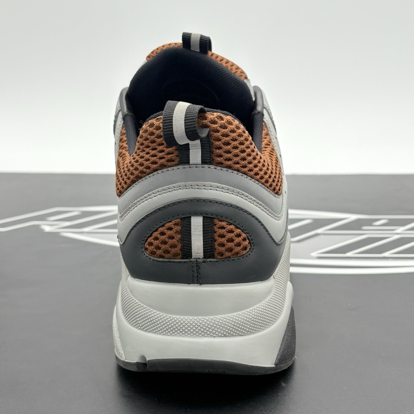 Size 43 (10 US) - Dior B22 Sneaker ' Brown ' | SUPER CLEAN!