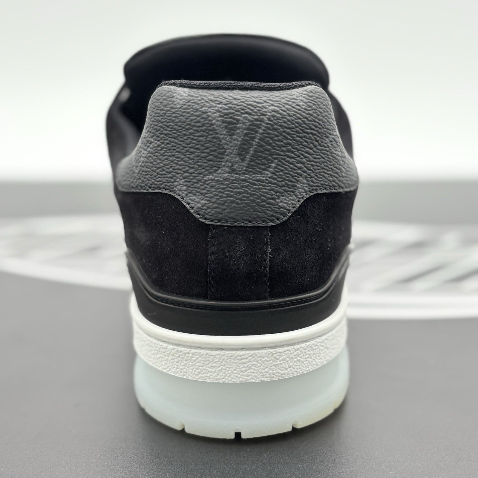 Size 9 LV (10-10.5 US) - Louis Vuitton Trainer ' Black ' | SUPER CLEAN!