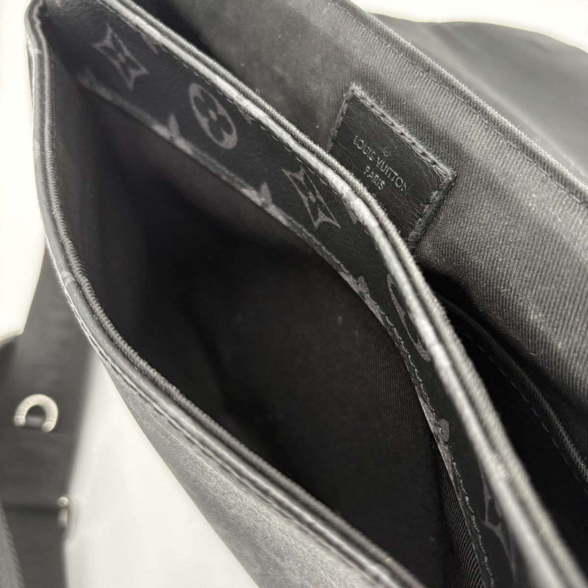 District PM Monogram Eclipse Messenger Bag Black — photo 12