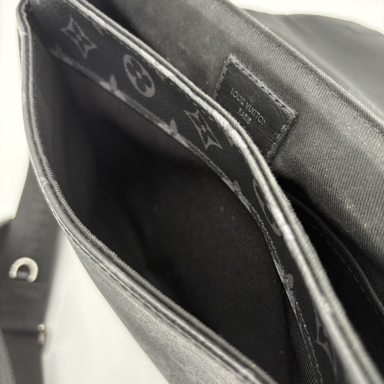 District PM Monogram Eclipse Messenger Bag Black — photo 12