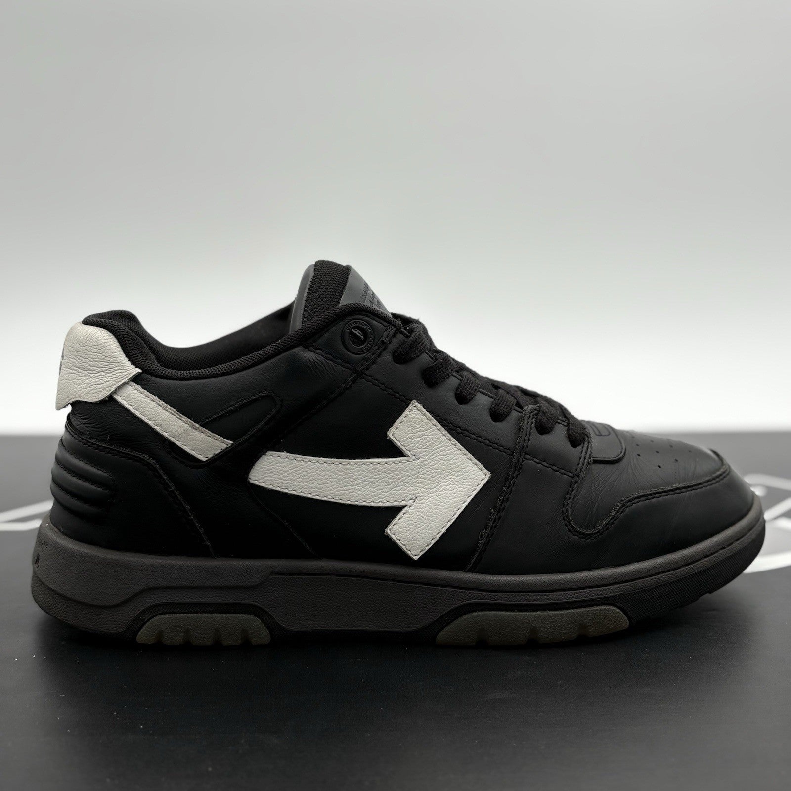 Size 44 (11 US) Off-White Out of Office ' Black White '