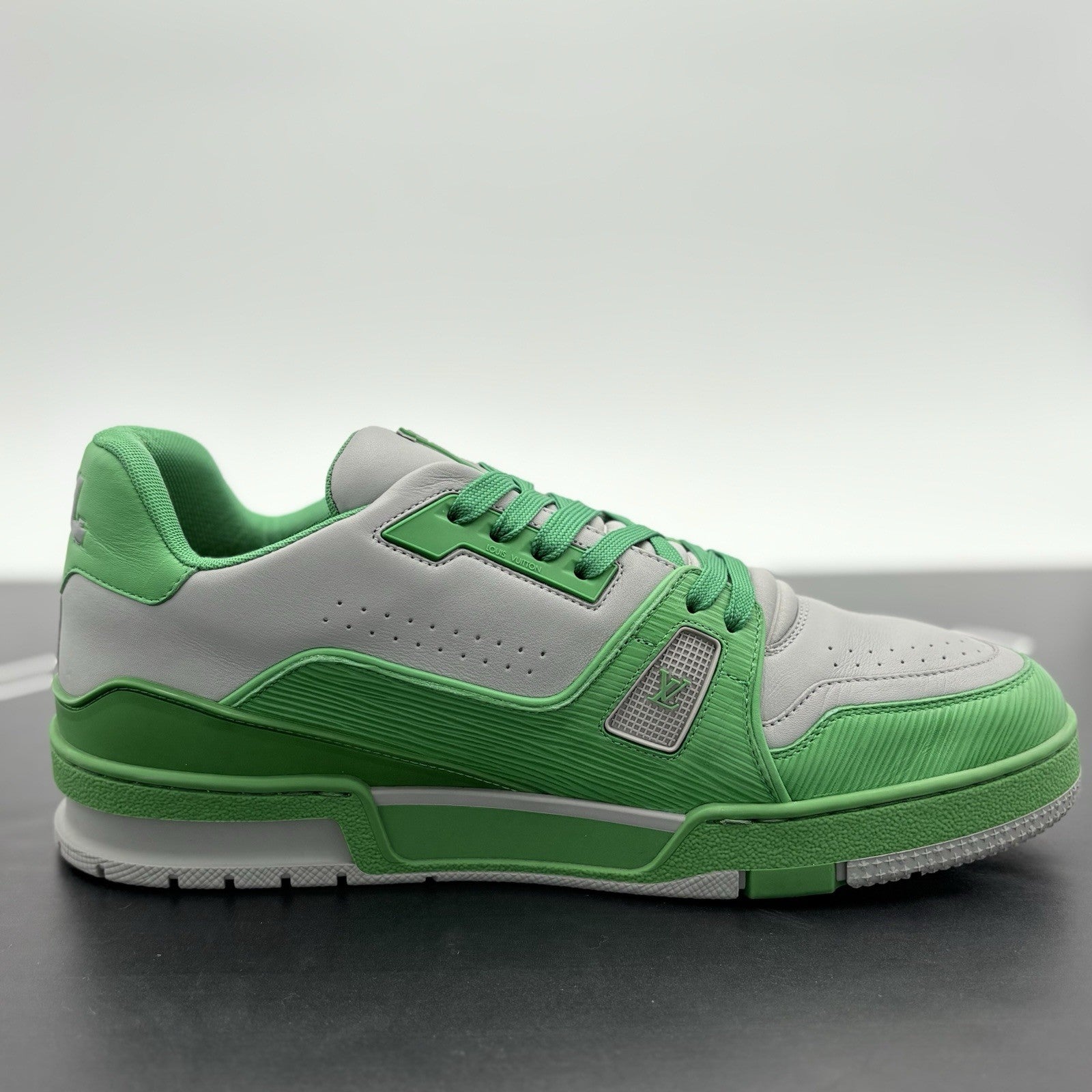 Size 8.5 LV (9.5-10 US) Louis Vuitton LV Trainer ' Green Grey ' | SUPER CLEAN!