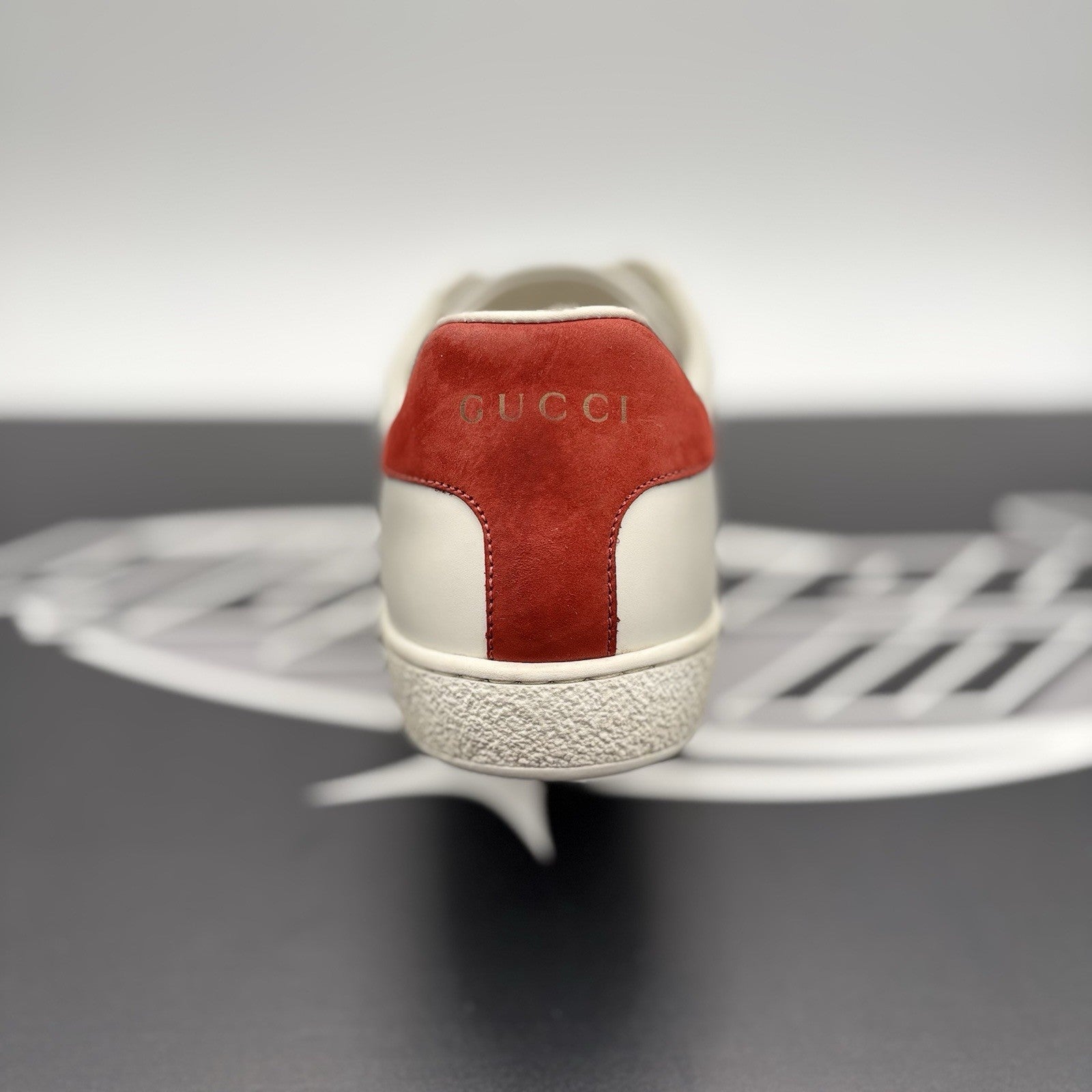 Size 38.5 (7 W US) - Gucci Ace Web 'Interlocking G - White Red Green ‘ | GOOD!