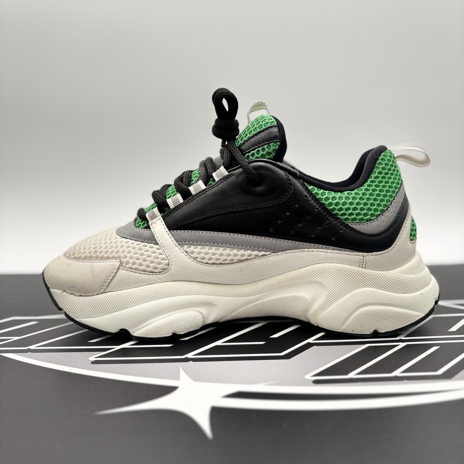 Size 42 (9 US) - Dior B22 Sneaker ' Green White Black ' | GOOD CONDITION!