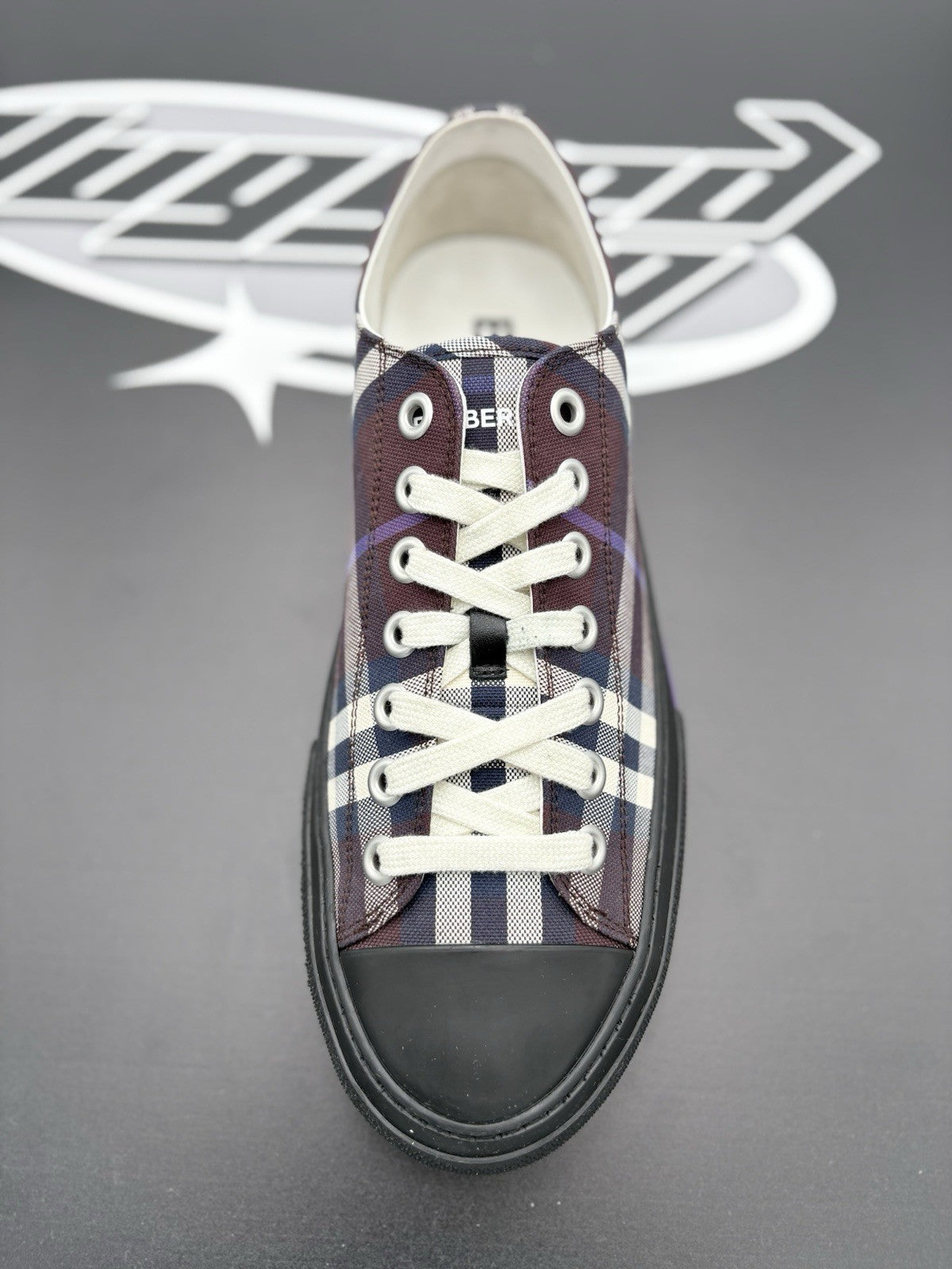 Size 43 (10 US) - Burberry Low Sneaker ' ' | SUPER CLEAN!