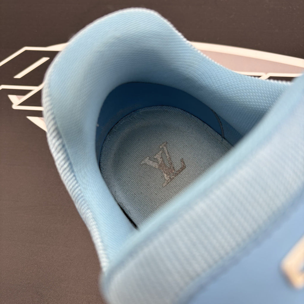 Size 9.5 LV (10.5-11 US) - Louis Vuitton Trainer ' Sky Blue ' | GREAT!