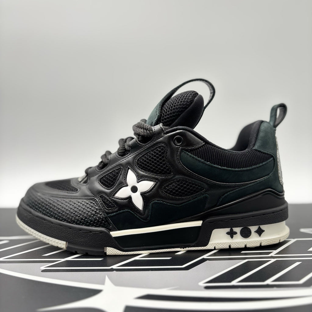 Size 8.5 LV (9.5-10 US) Louis Vuitton Skate ' Black White '