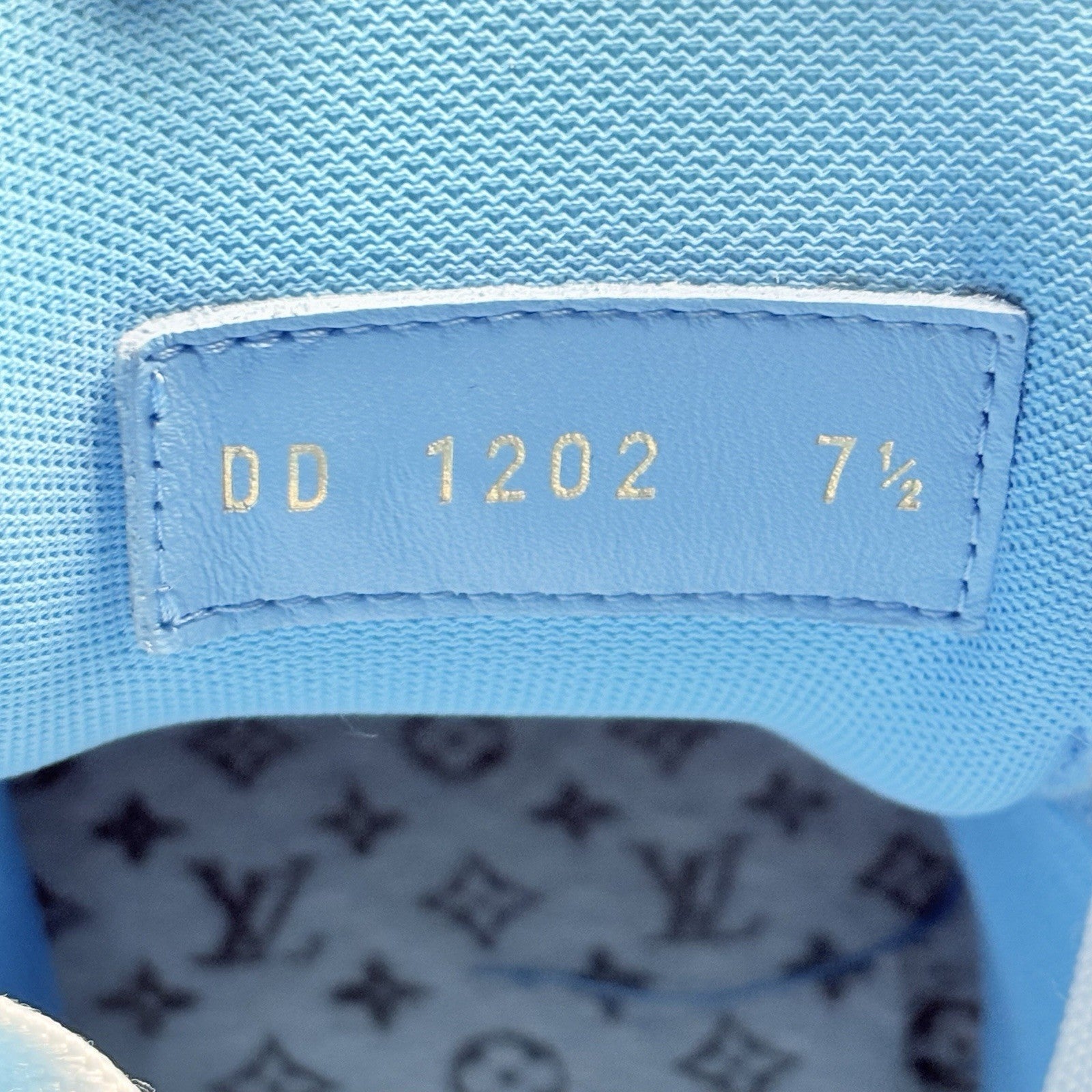 Size 7.5 LV (8.5-9 US) - Louis Vuitton Trainer ' Light Blue ' | SUPER CLEAN!