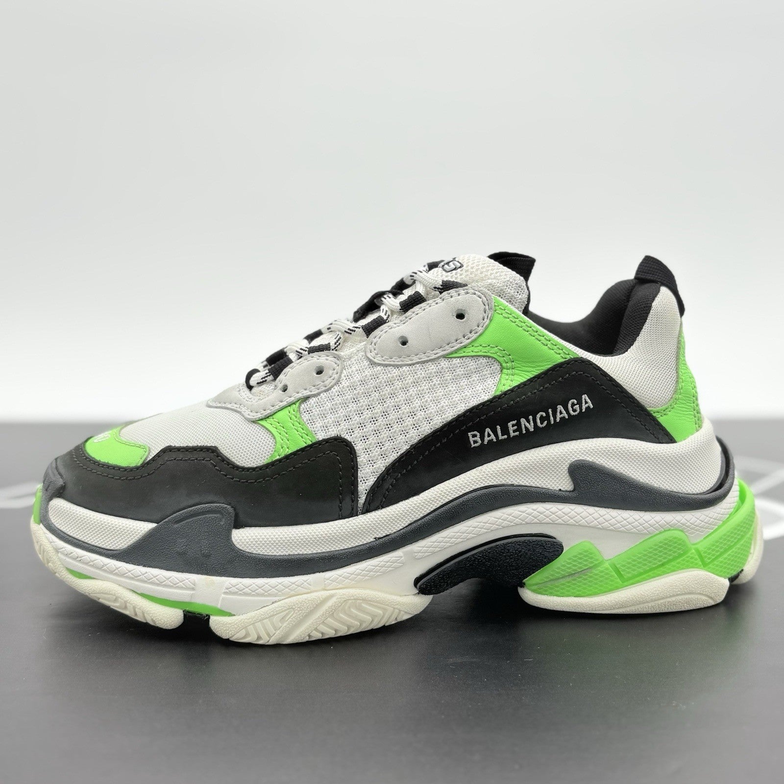 Size 40 - Balenciaga Triple S Sneaker ' Green Black ' | SUPER CLEAN!