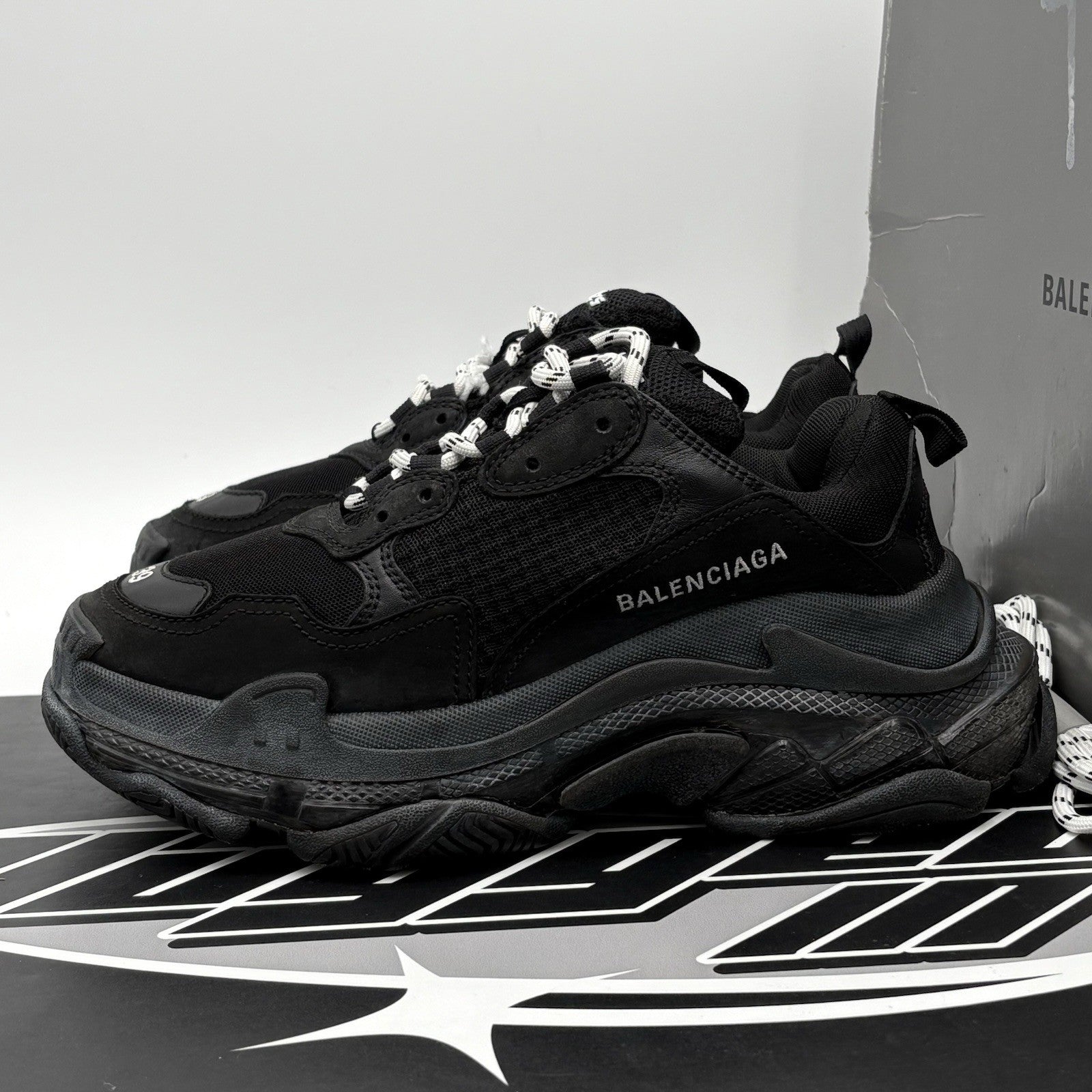 Size 39 - Balenciaga Triple S ' Black ' | SUPER CLEAN!