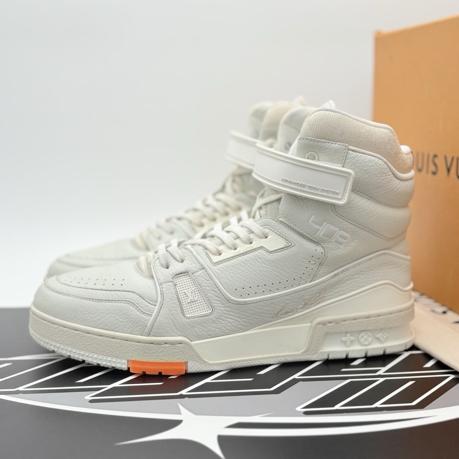 Size 9.5 LV (10.5-11 US) Louis Vuitton Trainer High Top ' Grey ' | GREAT COND!