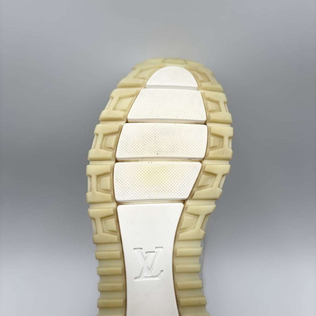 Size 12 LV (13-13.5 US) Louis Vuitton Run Away Sneaker ' White ' | GOOD!