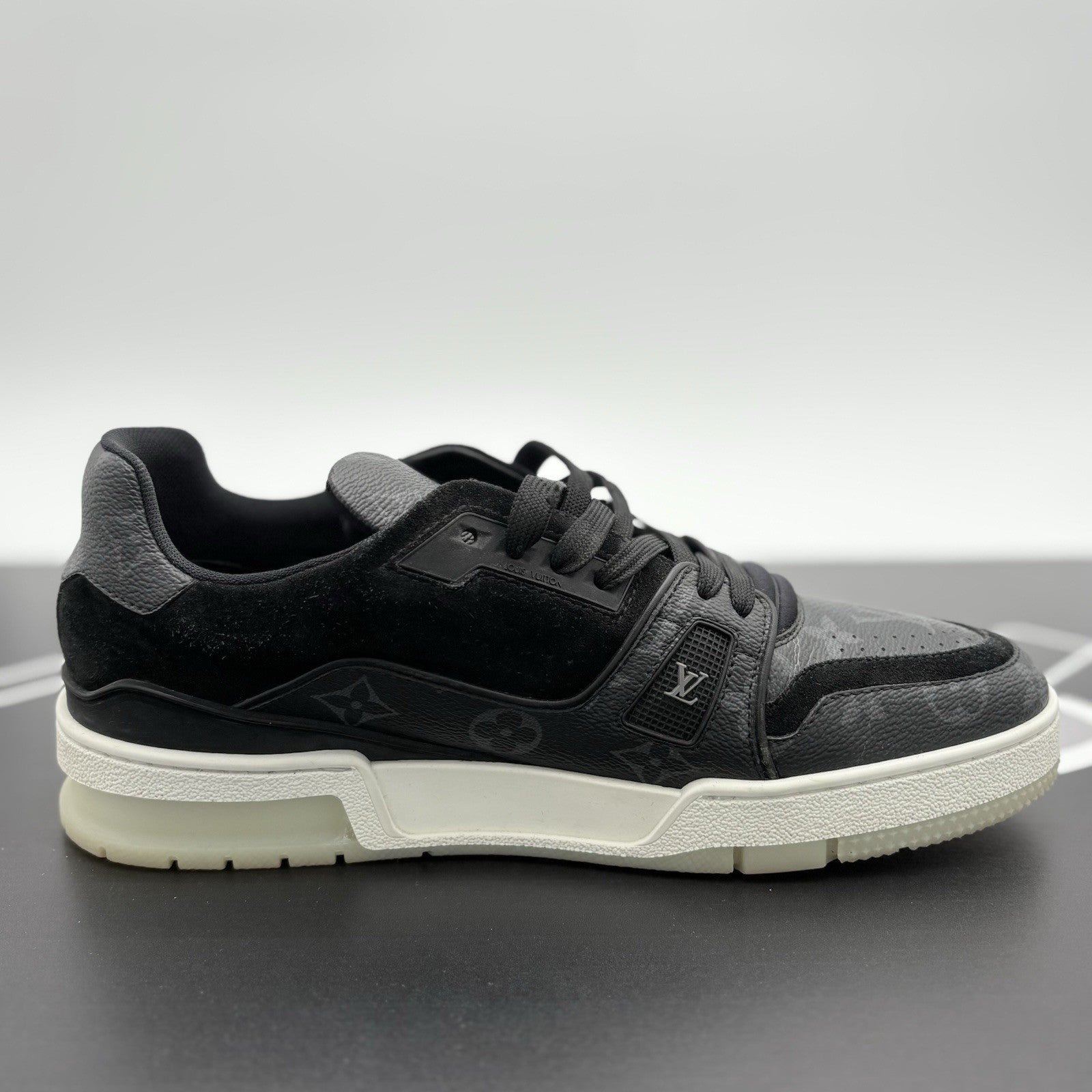 Size 7.5 LV (8.5-9 US) - Louis Vuitton Trainer ' Black Monogram ' | GREAT COND!