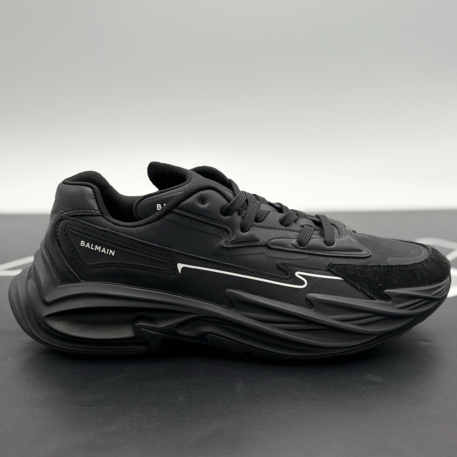 Size 42 (9 US) - Balmain Run Row Sneaker ' Black ' | SUPER CLEAN!