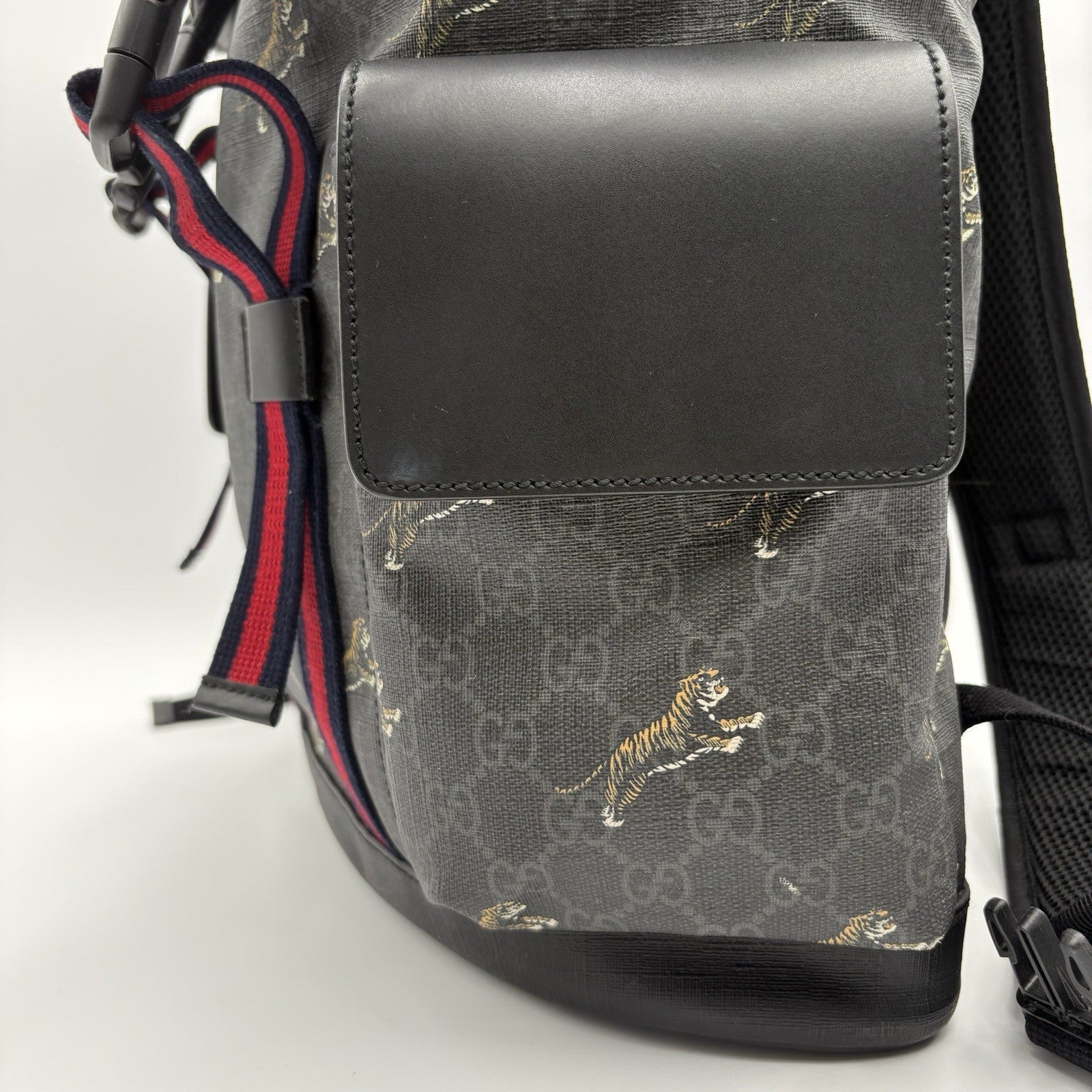 Gucci Bestiary GG Supreme Tigers Backpack ' Black Grey '