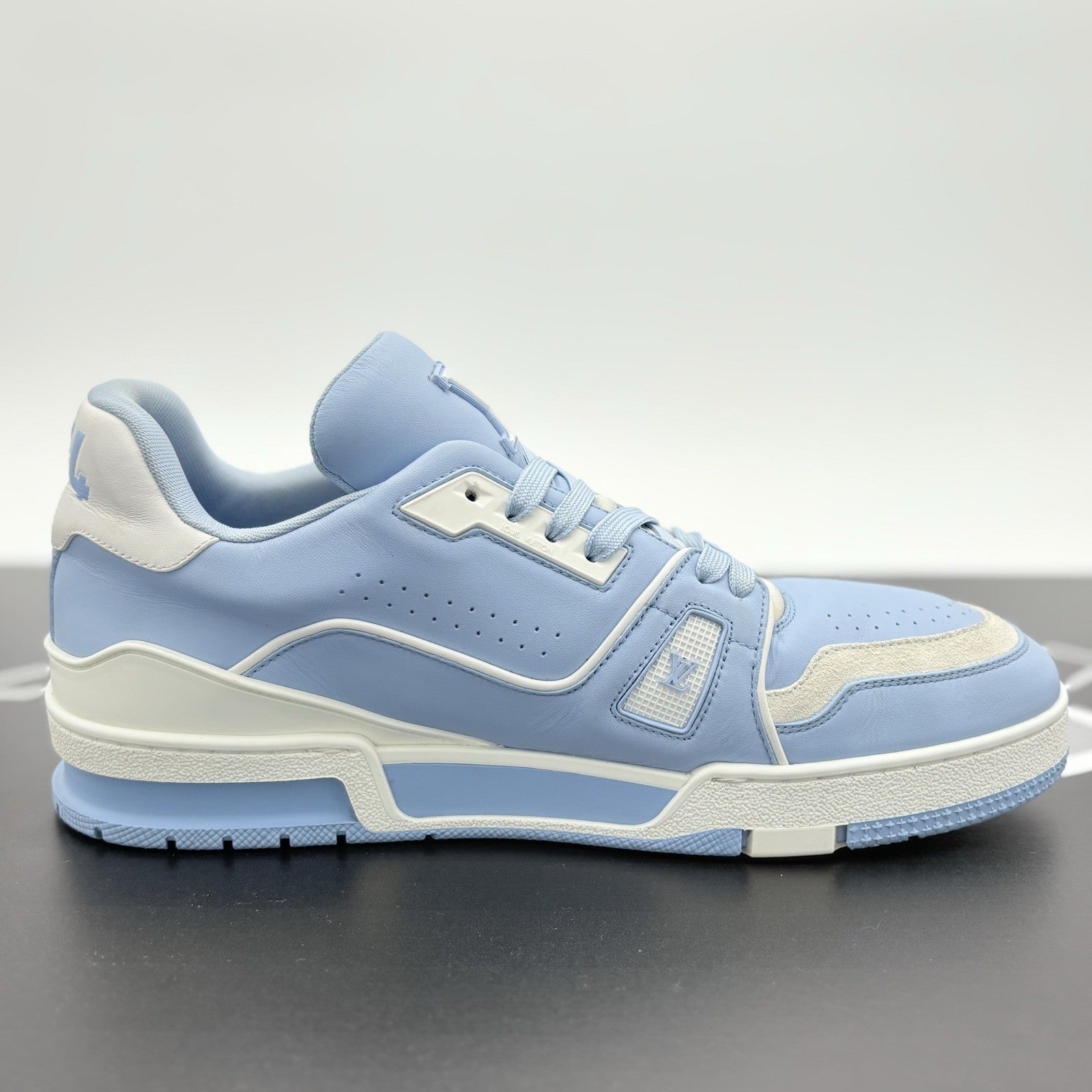 Size 9 LV (10-10.5 US ) Louis Vuitton Trainer ' White Light Blue ' | GREAT COND!