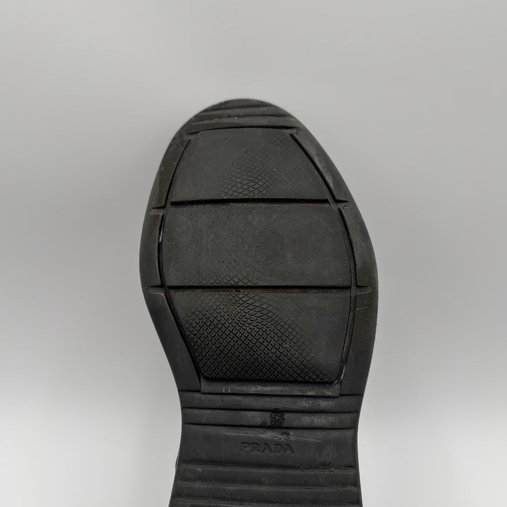 Size 8 UK (9 US) Prada Americas Cup ' Black '