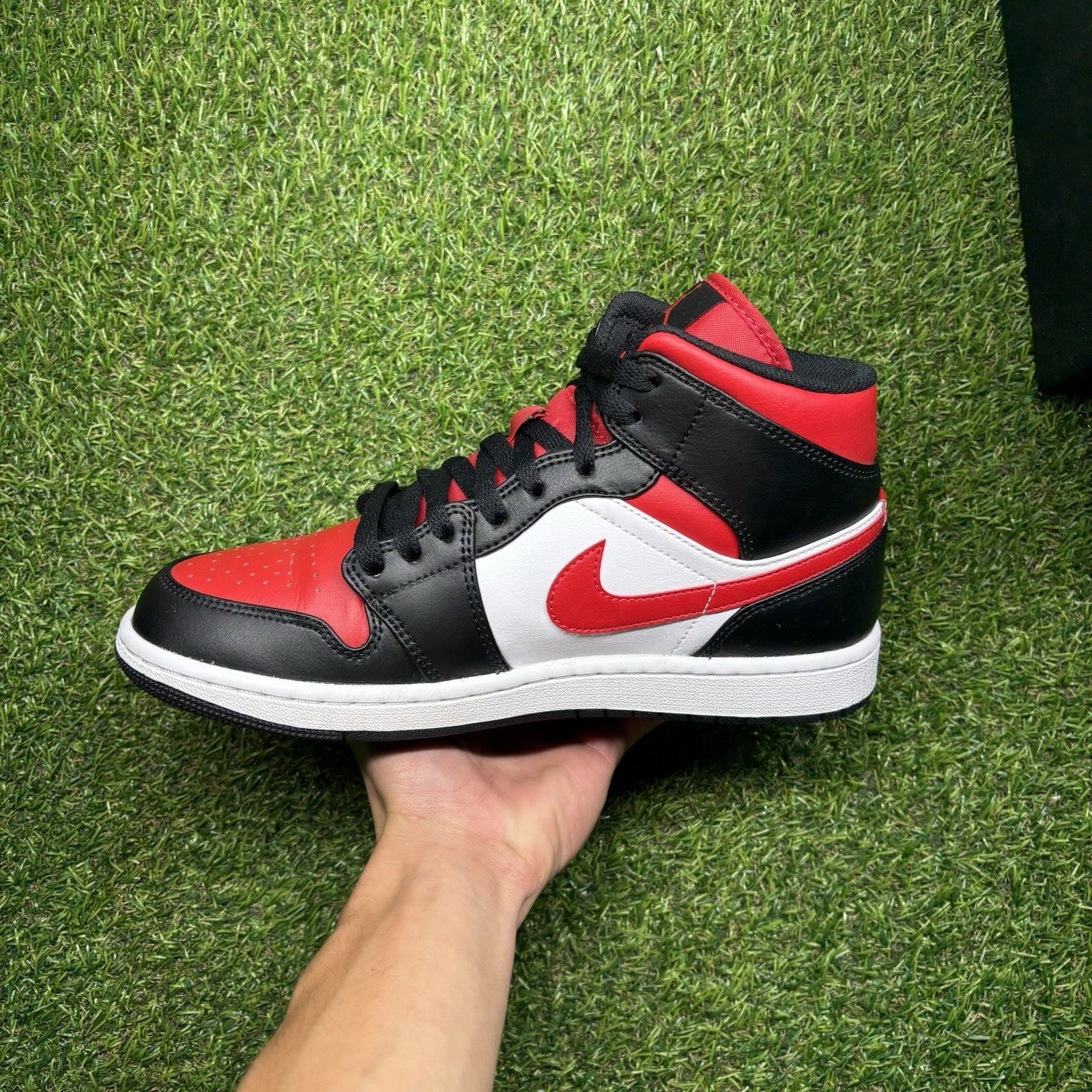 Size 8 - Jordan 1 Mid Bred Toe | SUPER CLEAN!