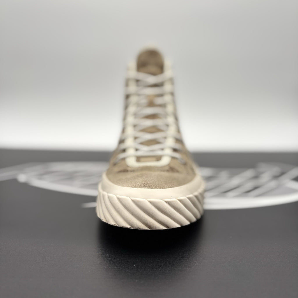 Size 10.5 G (11 US) - Gucci Monogram Jumbo GG High ‘ New Lace Tortuga ‘ | GREAT!