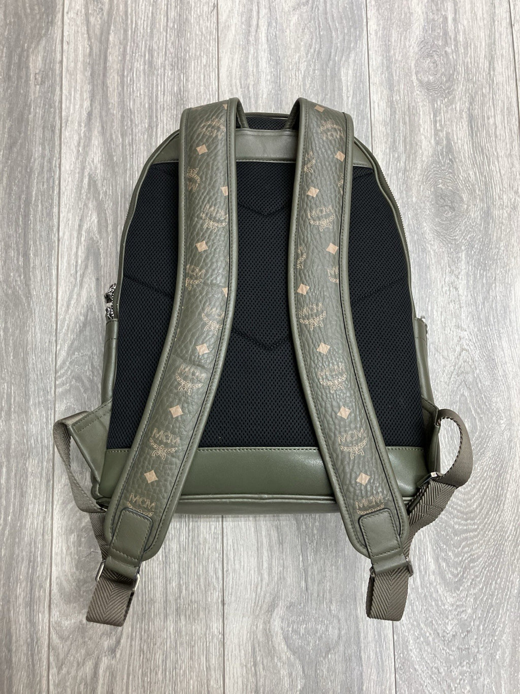 MCM Visetos Backpack ' Khaki / Sea Turtle ' | GOOD CONDITION!