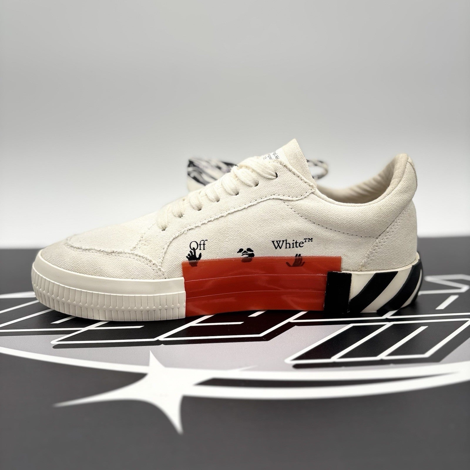 Size 40 (7 US) - Off-White Vulc Sneaker ' White ' | GOOD CONDITION!