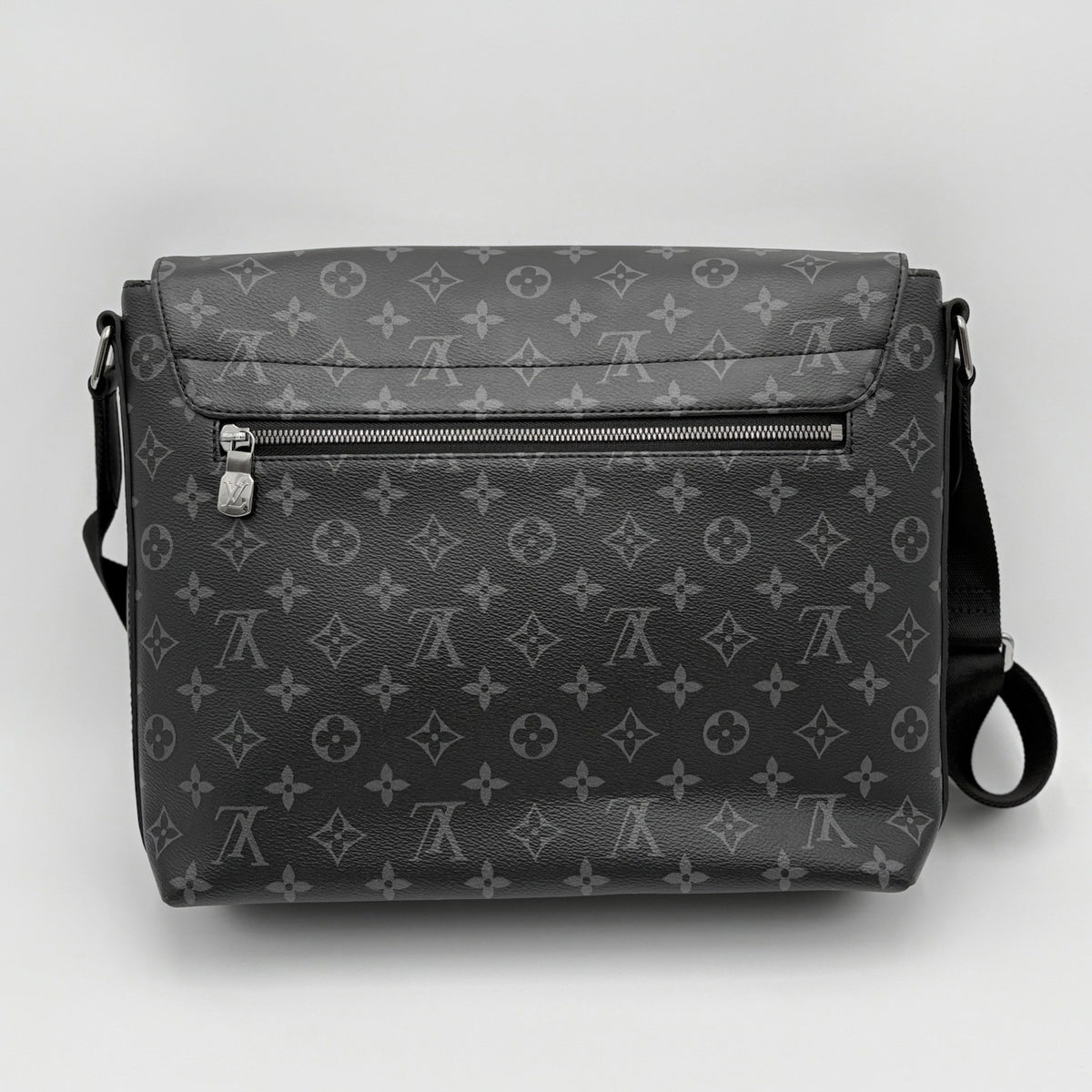 District Monogram Eclipse Messenger Bag Black — photo 15