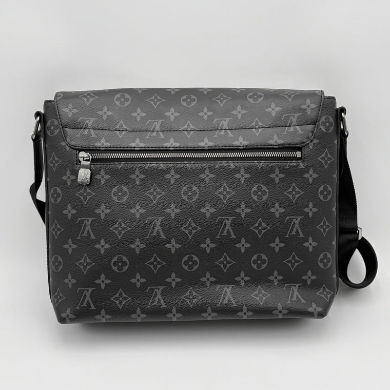 District Monogram Eclipse Messenger Bag Black — photo 15