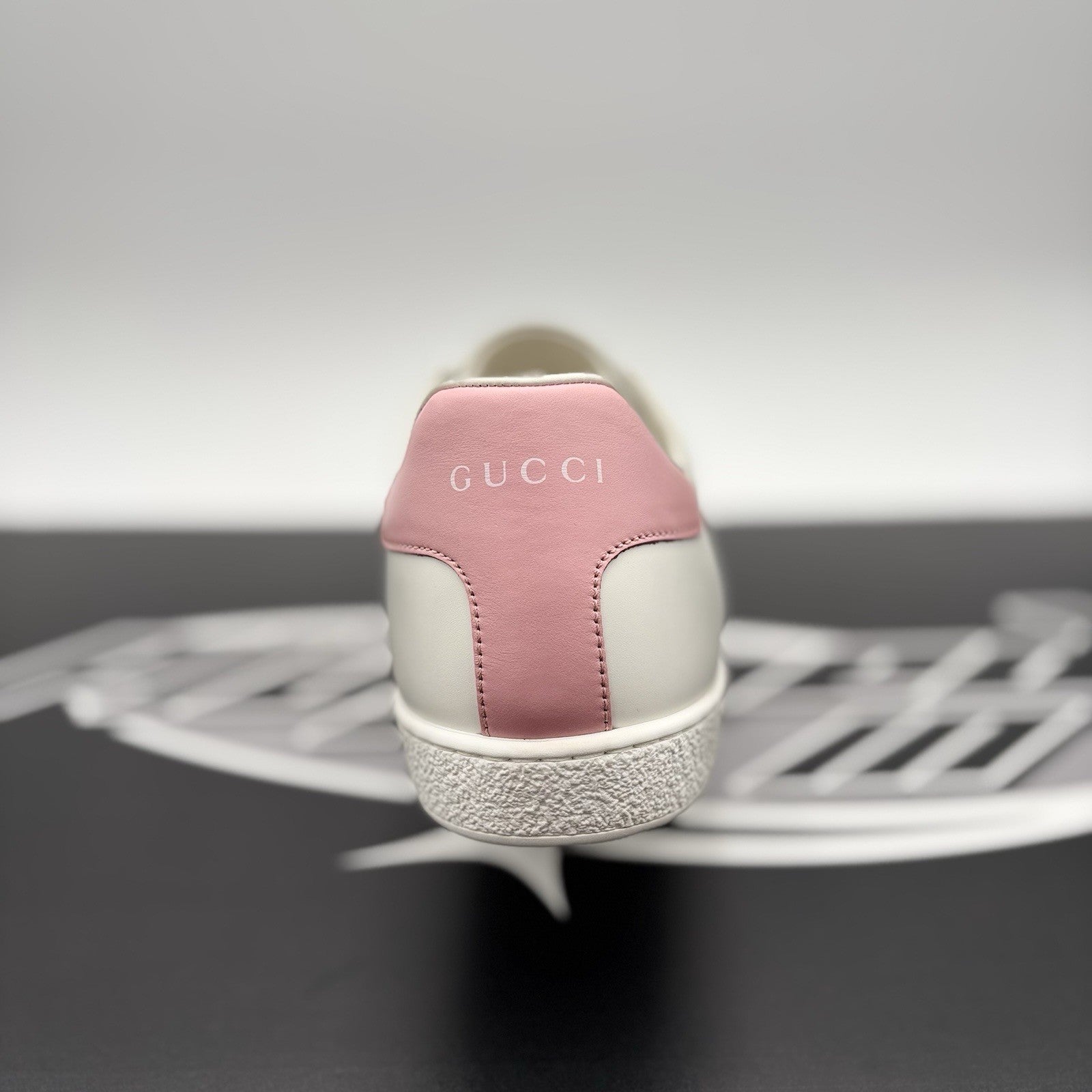 Size 40.5 (8 US) - Gucci Ace ' Interlocking G, White, Pink ' | GREAT CONDITION