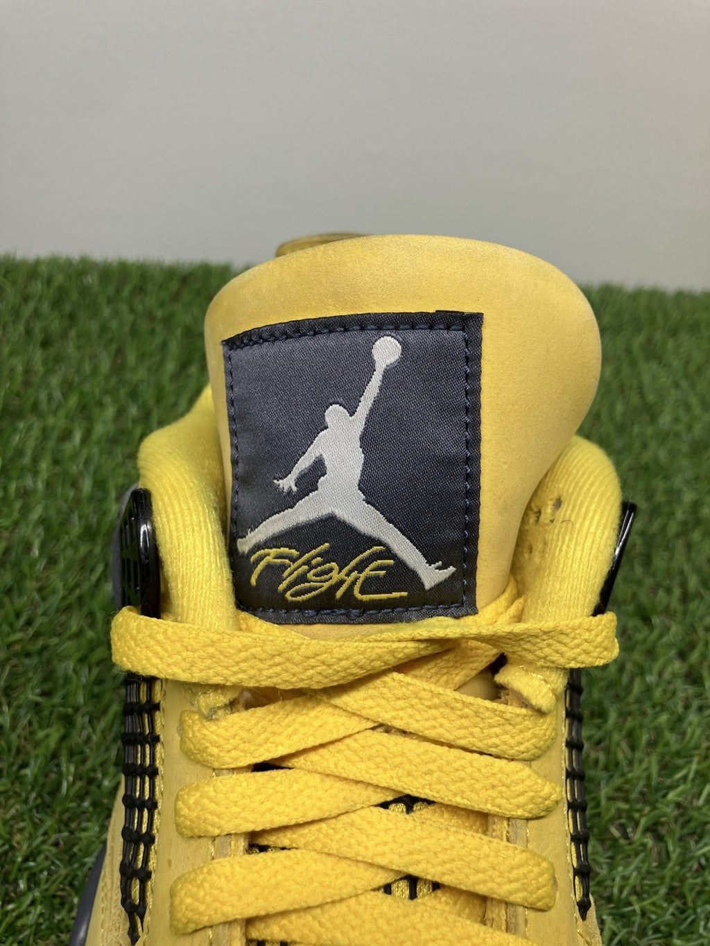 Size 8.5 - Nike Air Jordan 4 Retro ' Lightning ' | GREAT CONDITION!