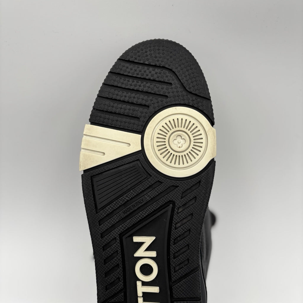 Size 8 LV (9-9.5 US) Louis Vuitton Skate ' Black ' | EXCELLENT CONDITION