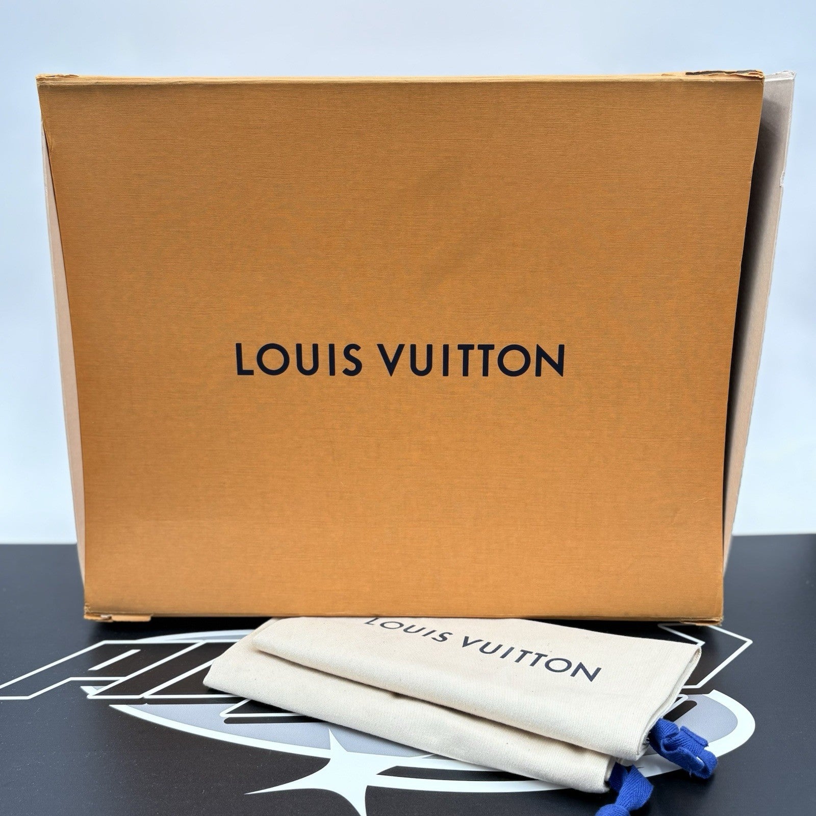 Size 8 LV (9-9.5 US) Louis Vuitton Run Away Low ' Black ' | EXCELLENT CONDITION!