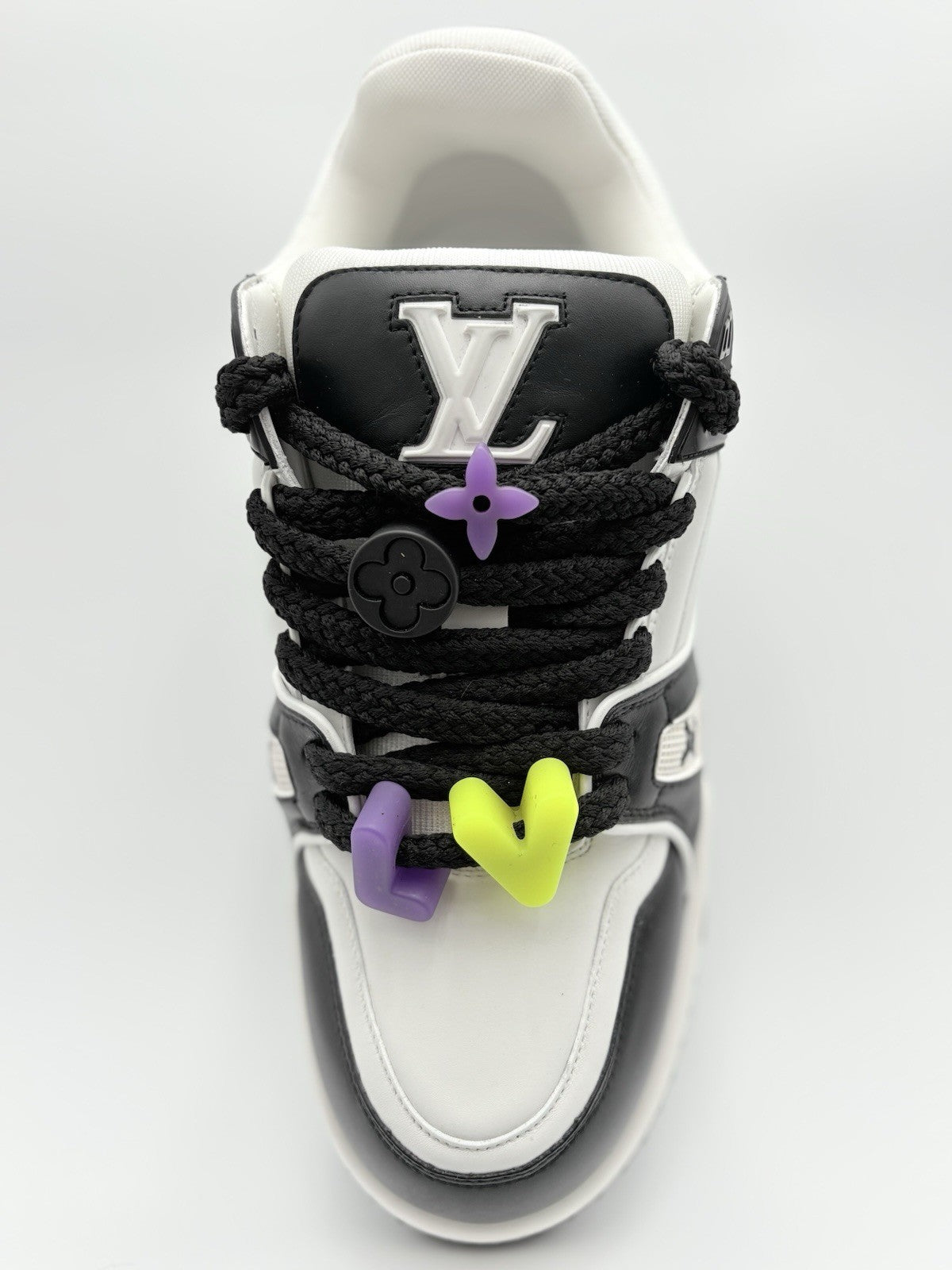 Size 9 LV (10-10.5 US) - Louis Vuitton Maxi ' Black White ' | EXCELLENT!