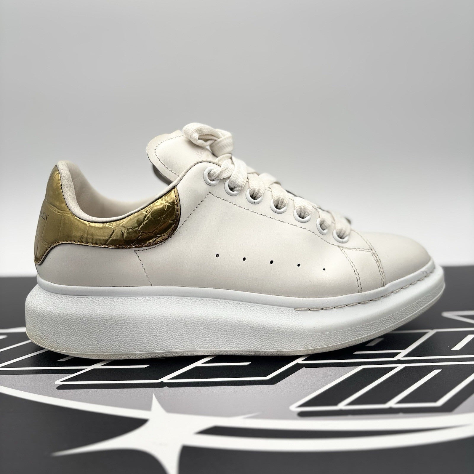Size 41 (8 US) Alexander McQueen Oversized ' Gold Crocodile ' | GOOD COND!