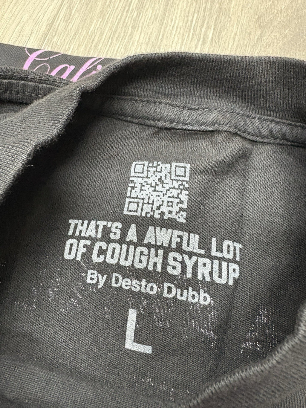 Size L - Thats A Awful Lot Of Cough Syrup X Persona T-Shirt ' Black Pink ' | NEW