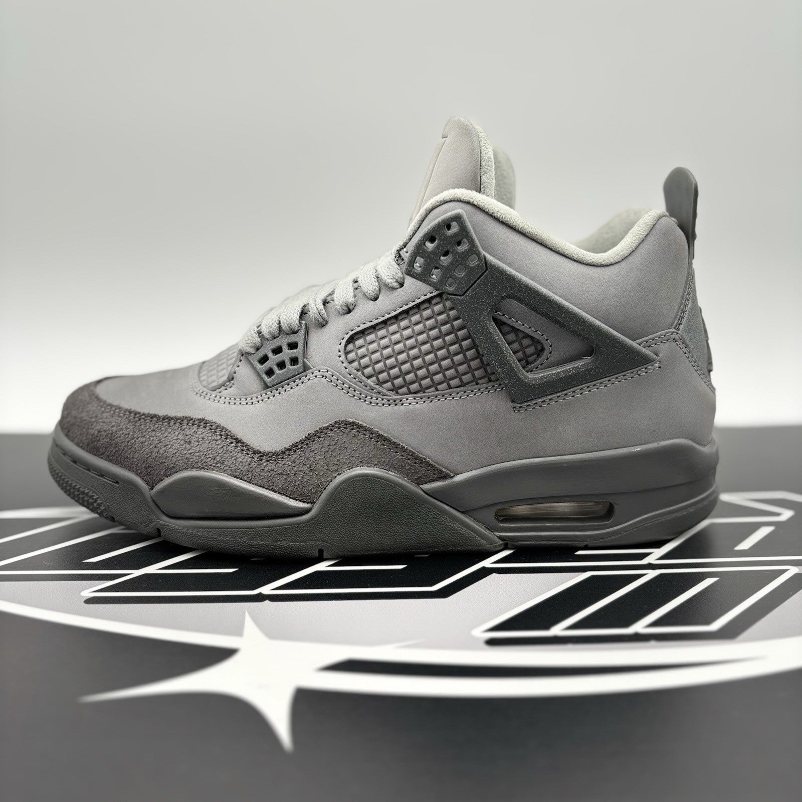 Size 9.5 - Air Jordan 4 Retro SE ' Wet Cement ' | SUPER CLEAN!