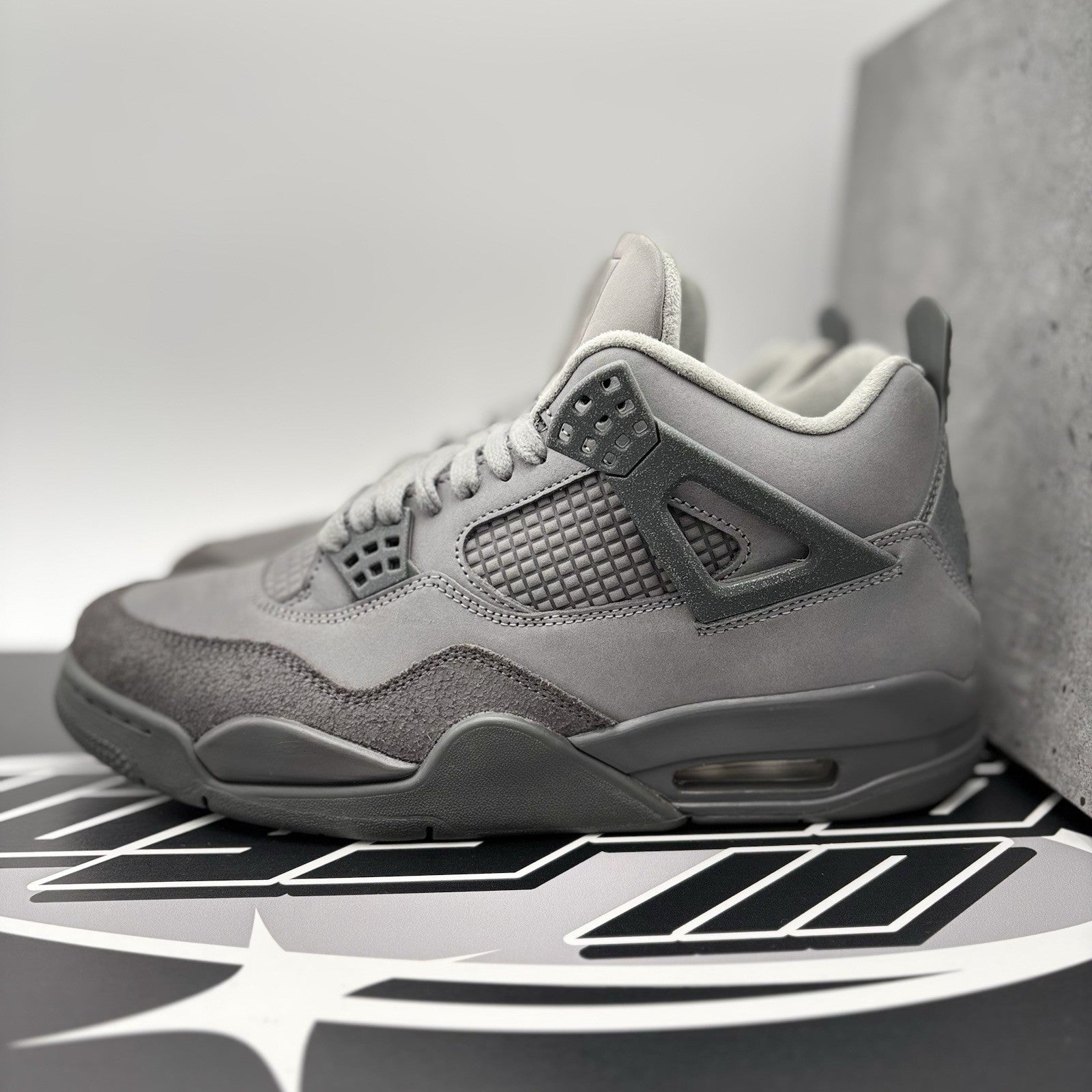 Size 9.5 - Air Jordan 4 Retro SE ' Wet Cement ' | SUPER CLEAN!