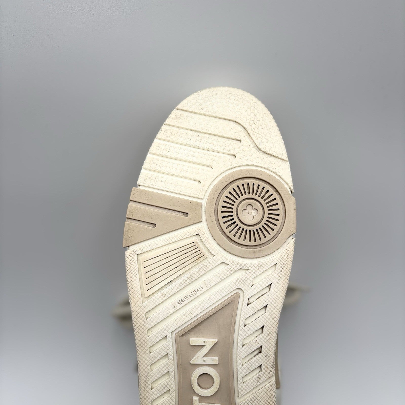 Size 10.5 LV (11.5-12 US) Louis Vuitton Skate ' White ' | GOOD CONDITION!