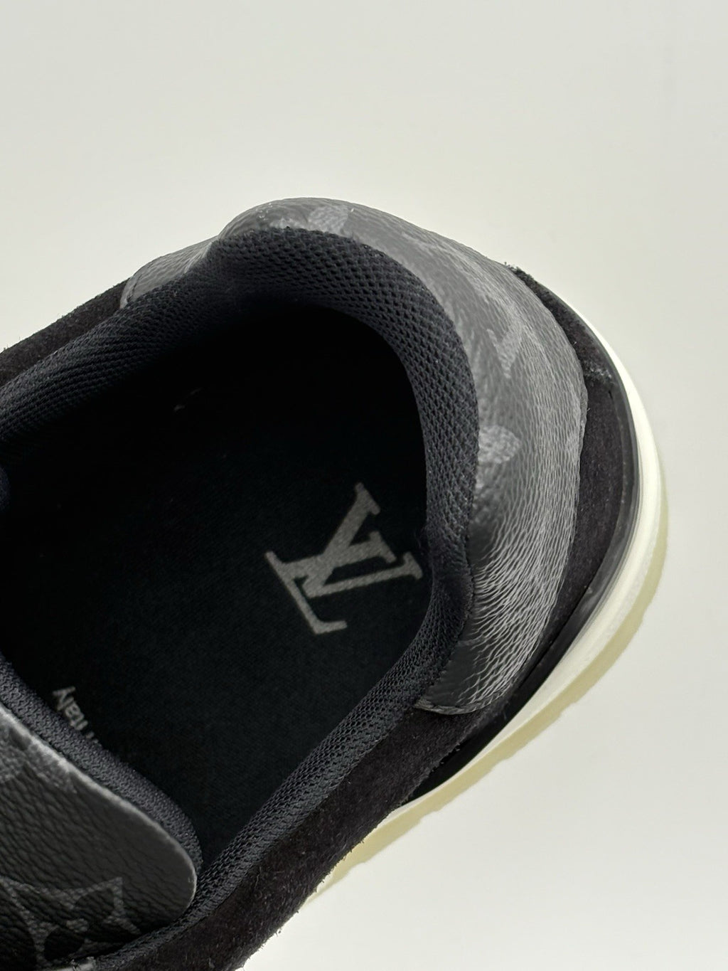 Size 8 LV (9-9.5 US) Louis Vuitton Trainer ' Black Monogram ' | GREAT CONDITION!