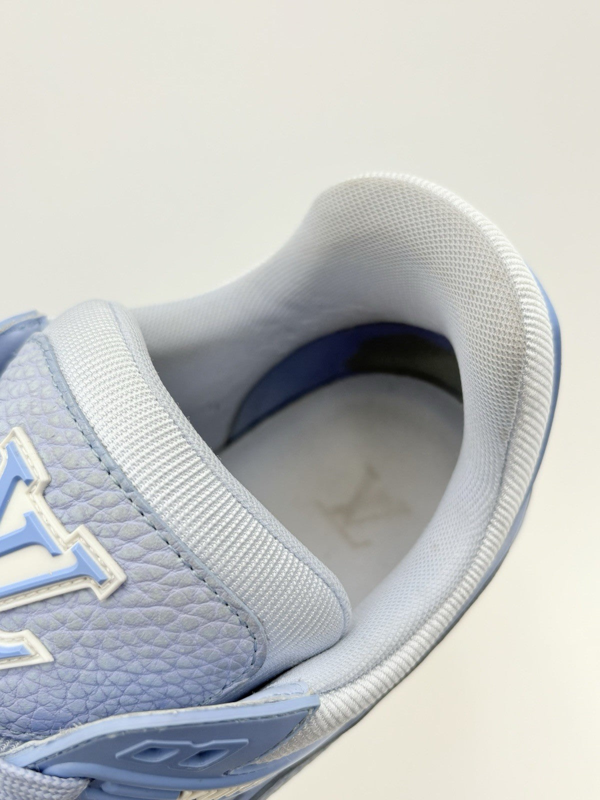 Size 11 LV (12-12.5 US) Louis Vuitton Trainer ' Light Blue White ' | GREAT COND!