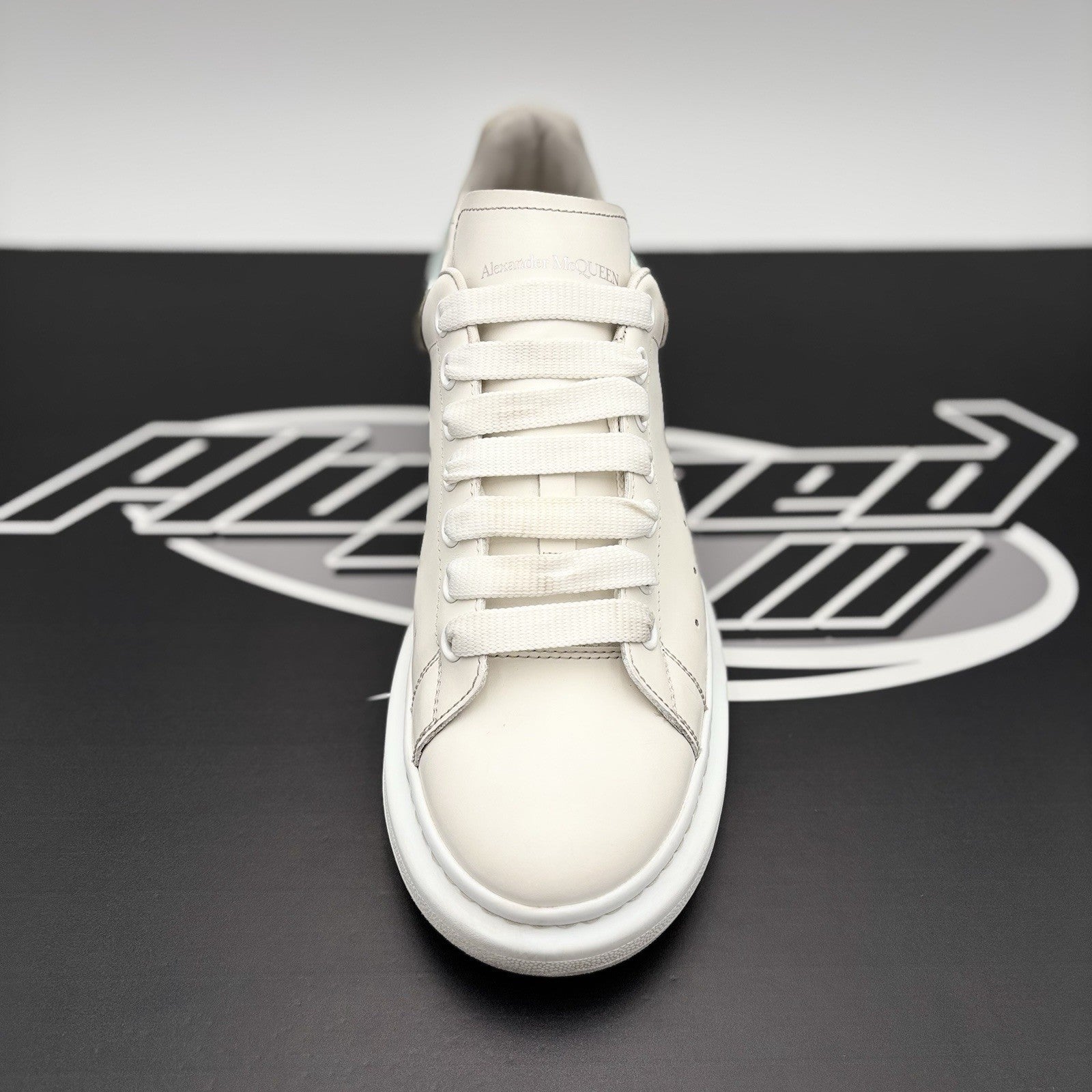 Size 43 (10 US) - Alexander McQueen ‘ Shock Pink ‘ | GREAT CONDITION!