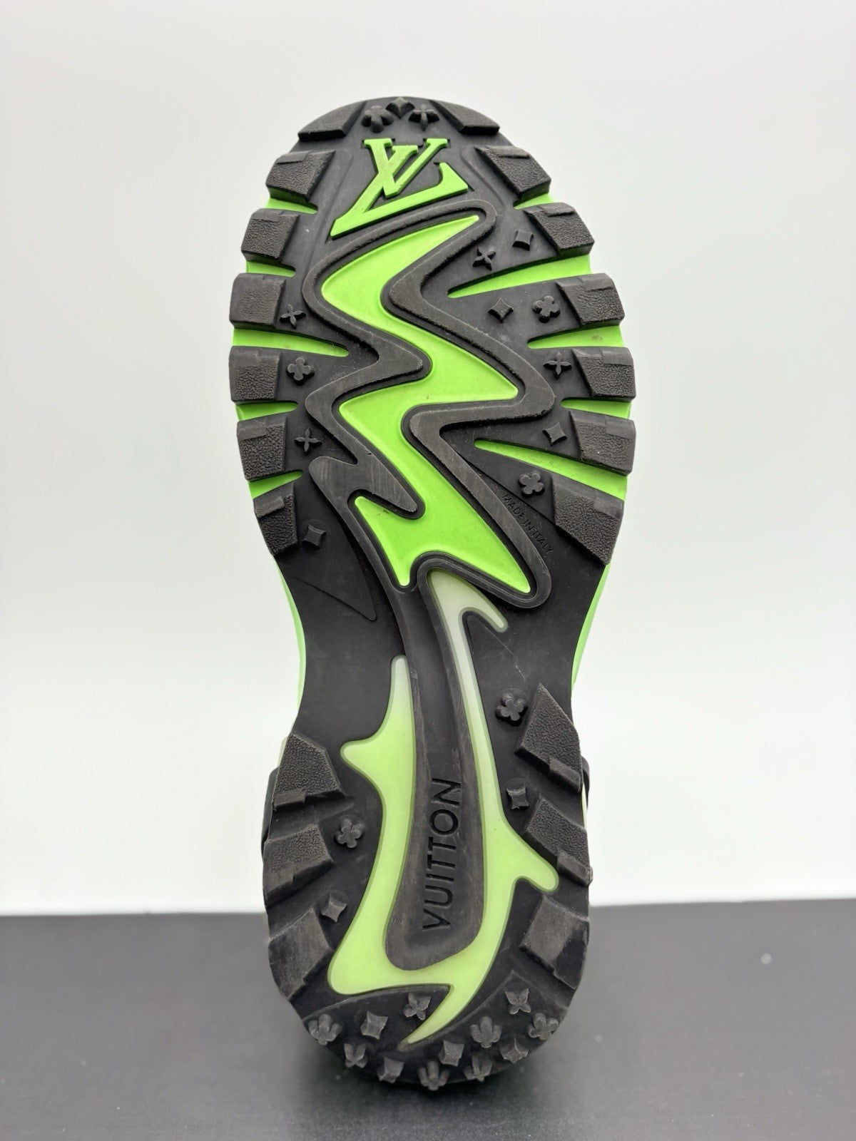 Size 7 LV (8-8.5 US) Louis Vuitton Tactic Runner ' Green ' | GREAT CONDITION!