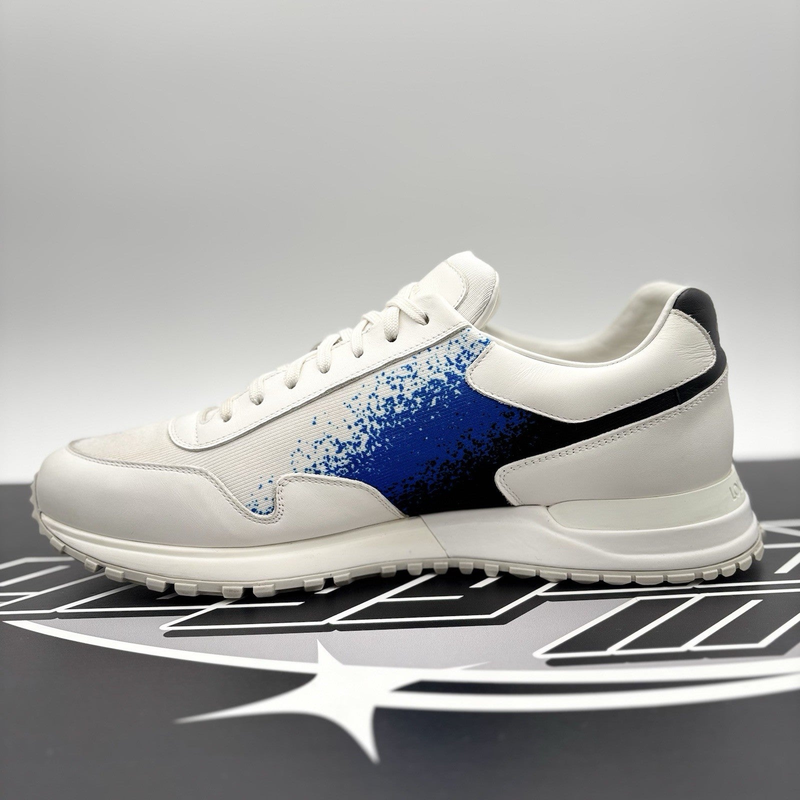 Size 9.5 LV (10-10.5 US) Louis Vuitton Run Away Sneaker ' White, Blue ' | GREAT!