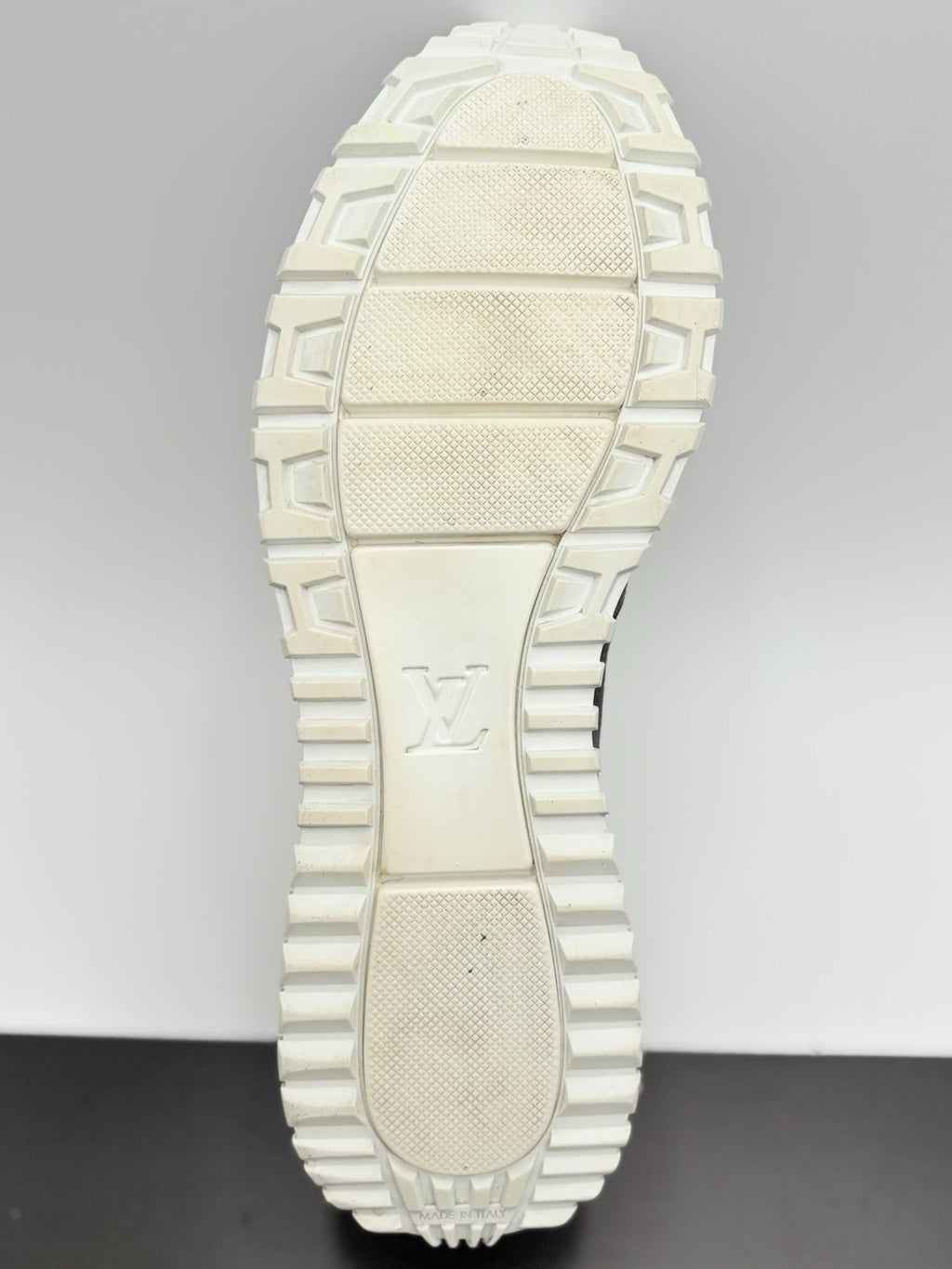 Size 8.5 LV (9.5-10 US) Louis Vuitton Run Away Sneaker ' Tri-Color ' | CLEAN!
