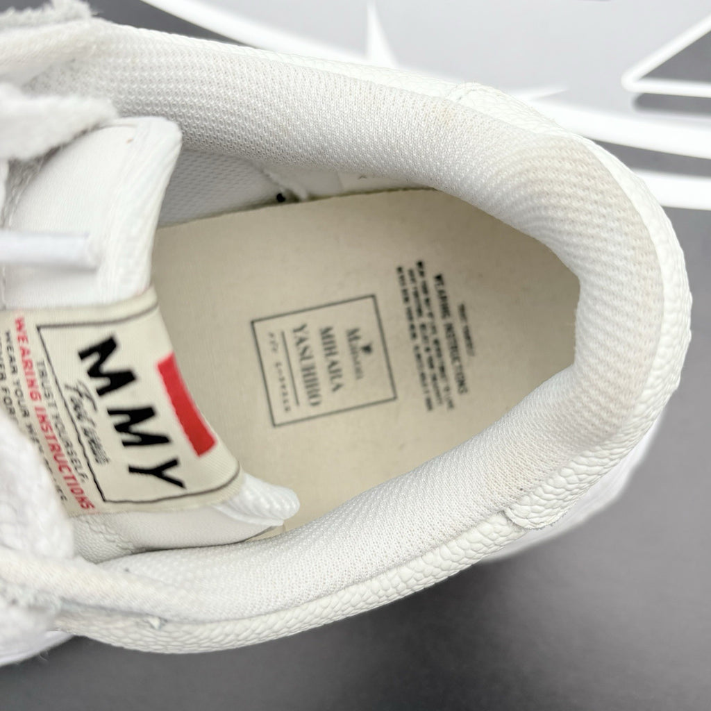 Size 42 (9 US) Maison Mihara Yasuhiro Leather Low Top ' White ' | SUPER CLEAN!