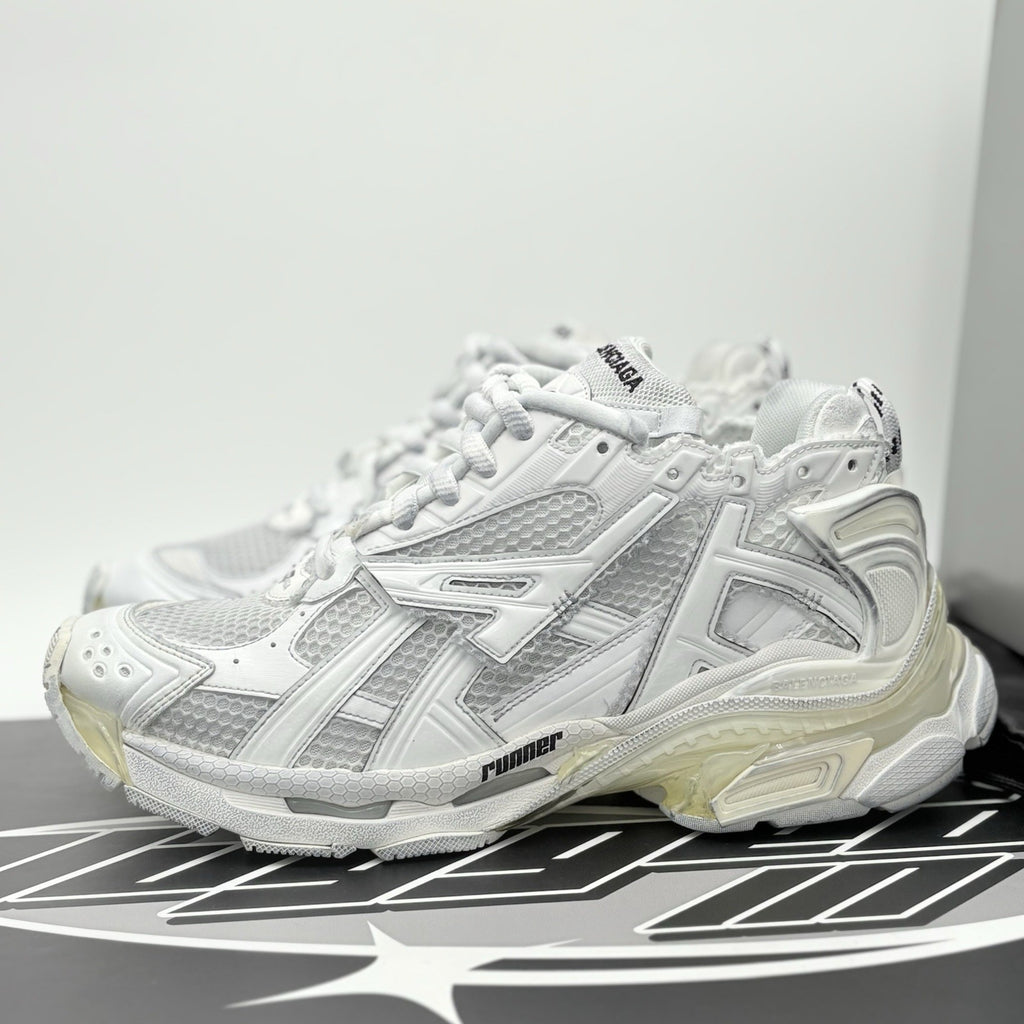 Size 42 - Balenciaga Runner Sneaker ' White ' | BRAND NEW!