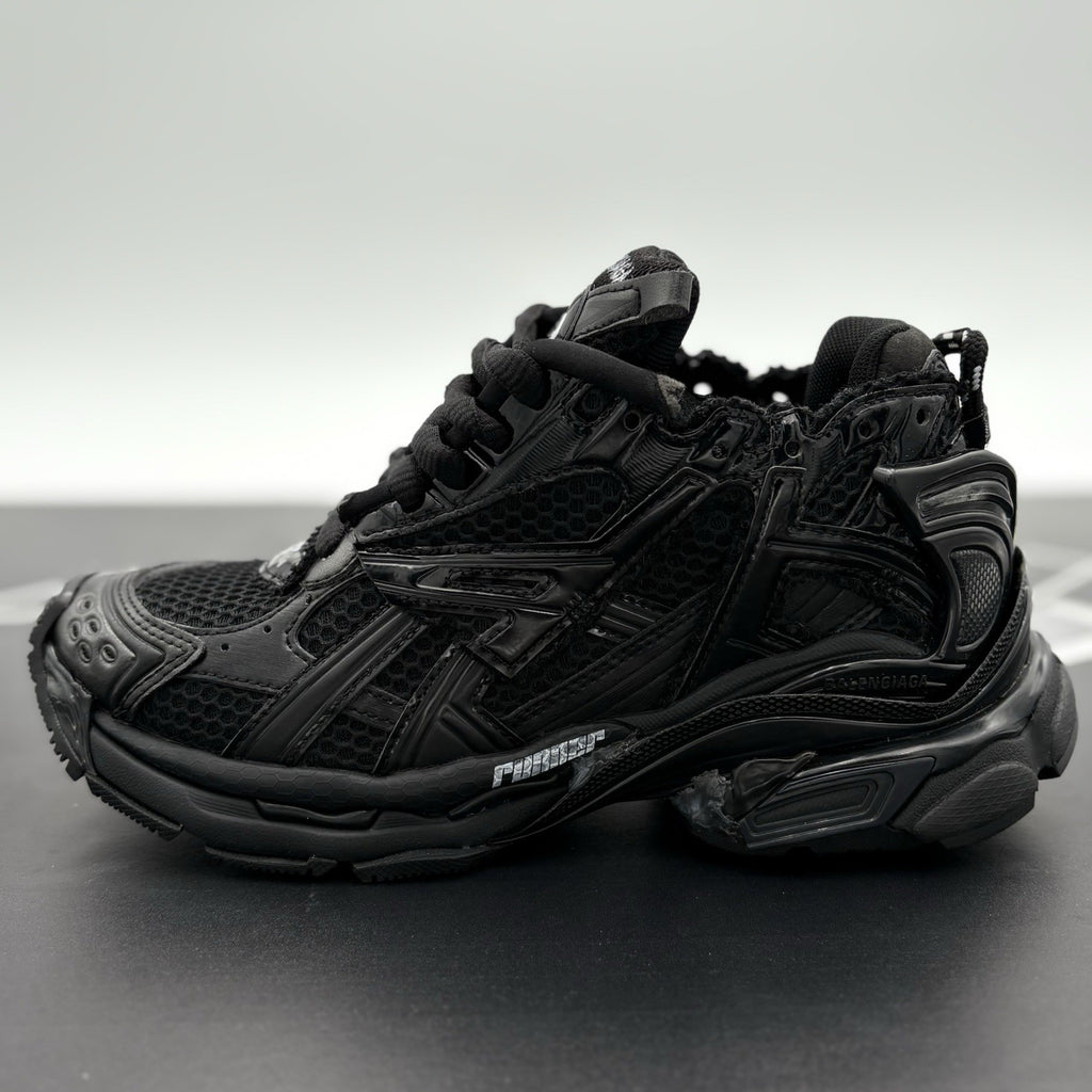 Size 35 - Balenciaga Runner Sneaker ' Triple Black ' | BRAND NEW!