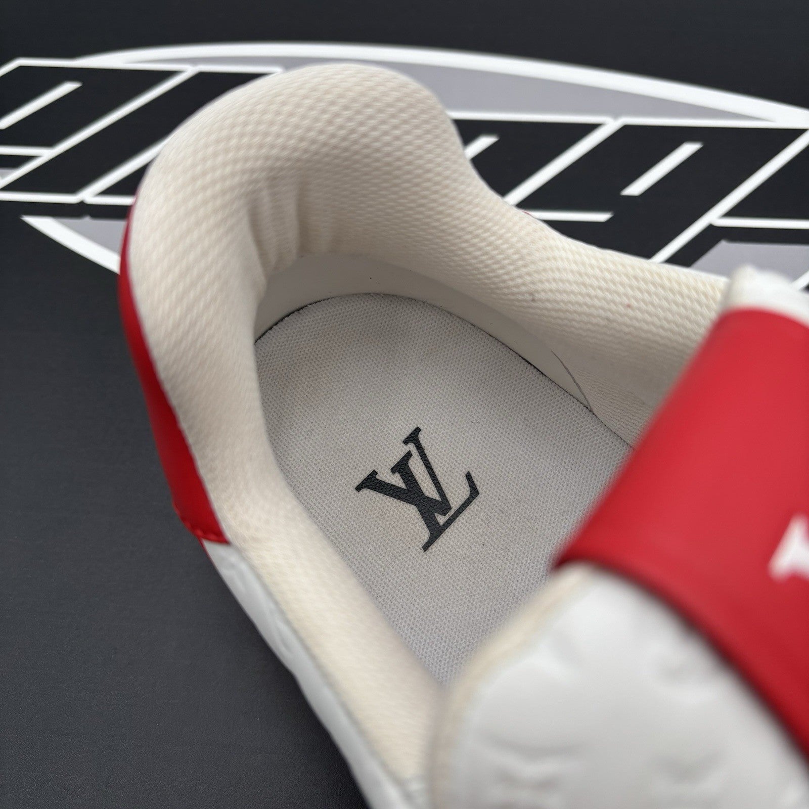 Size 8.5 LV (9.5-10 US) - Louis Vuitton Trainer  ' White, Red ' | SUPER CLEAN!
